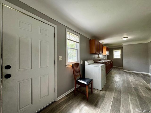 8045 Cadillac Avenue, Warren, MI 48089