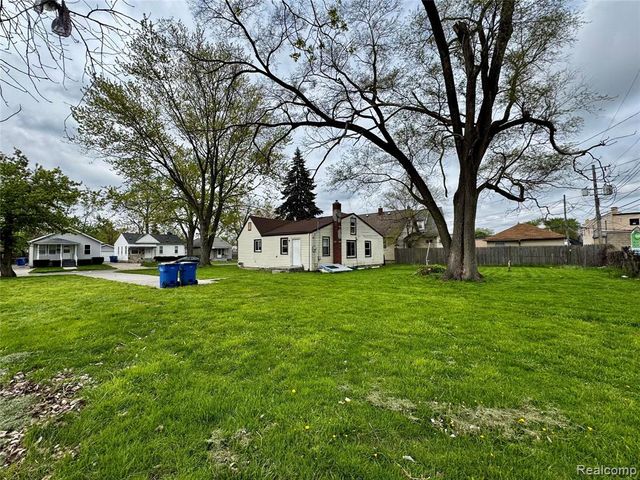 8045 Cadillac Avenue, Warren, MI 48089