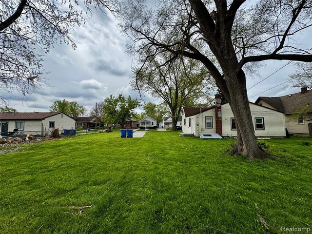 8045 Cadillac Avenue, Warren, MI 48089