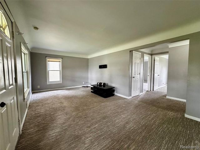 8045 Cadillac Avenue, Warren, MI 48089