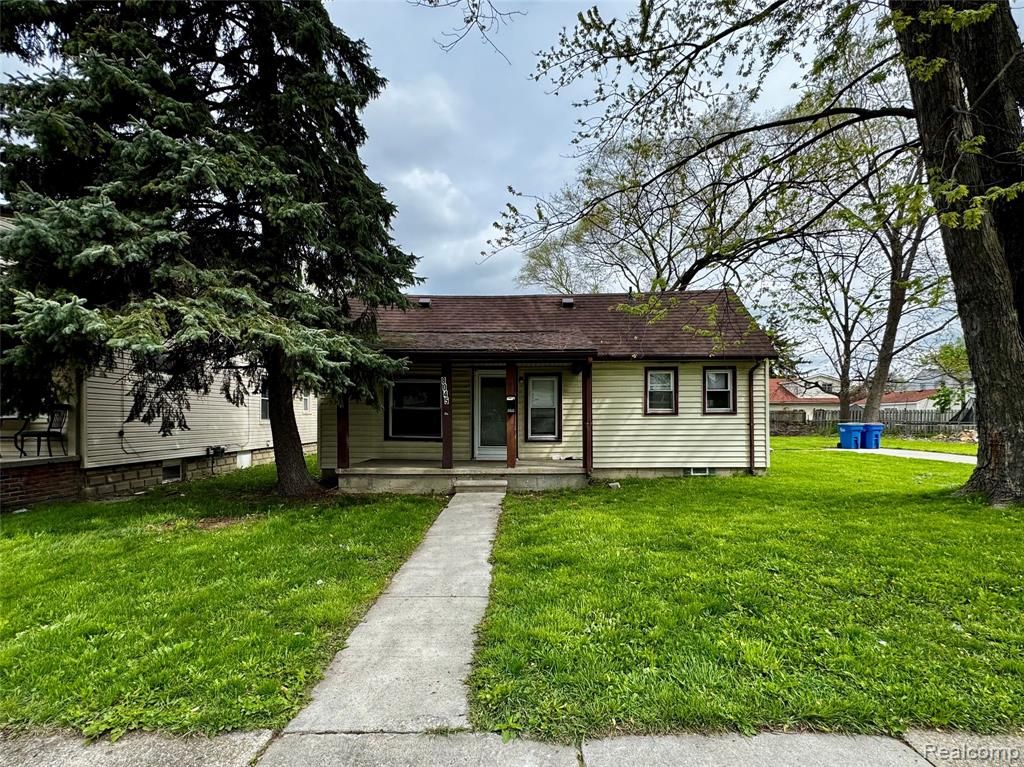 8045 Cadillac Avenue, Warren, MI 48089