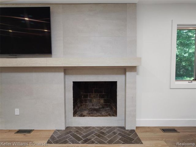29523 Ravenscroft Street, Farmington, MI 48331