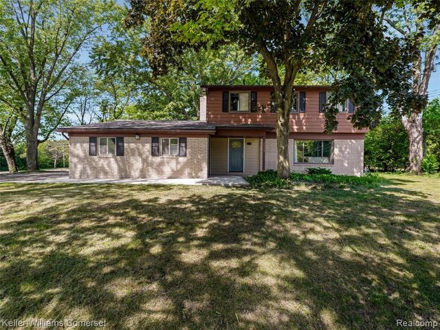 29523 Ravenscroft Street, Farmington, MI 48331