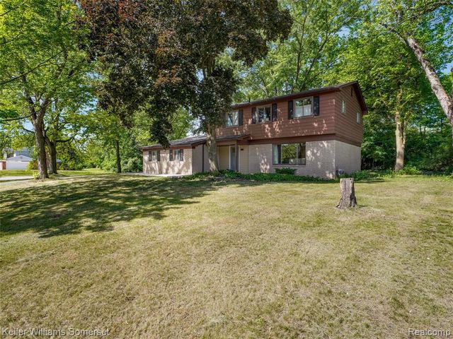 29523 Ravenscroft Street, Farmington, MI 48331