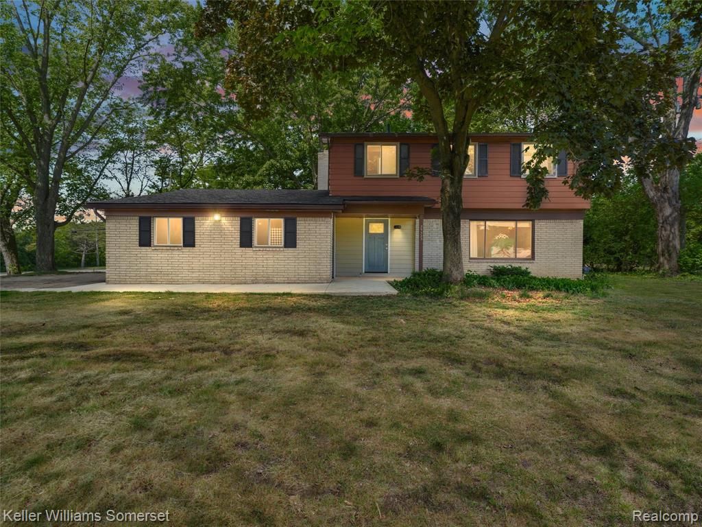 29523 Ravenscroft Street, Farmington, MI 48331