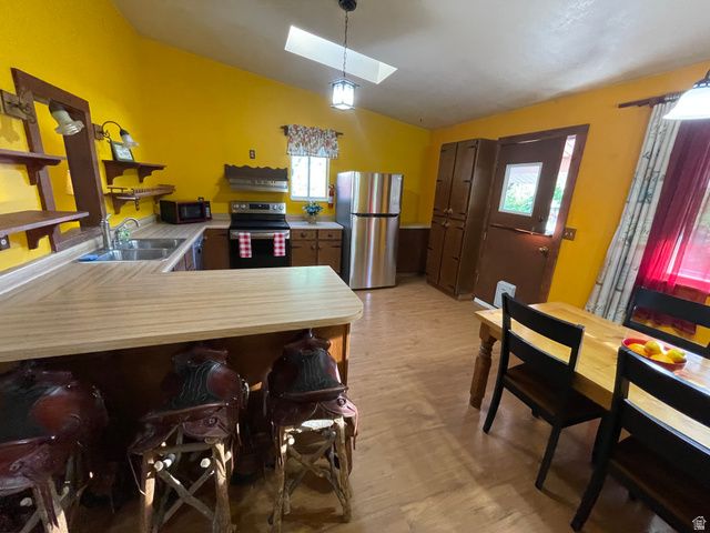 9905 N MEADOW DR, Cedar Hills, UT 84062