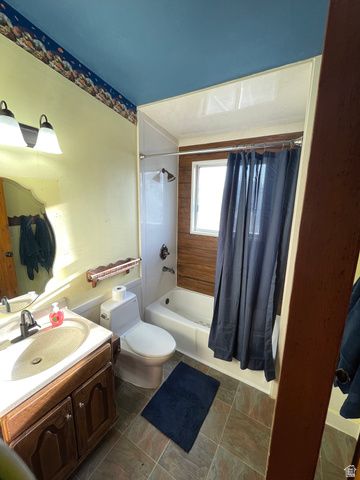 9905 N MEADOW DR, Cedar Hills, UT 84062