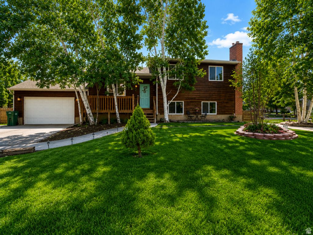 9905 N MEADOW DR, Cedar Hills, UT 84062