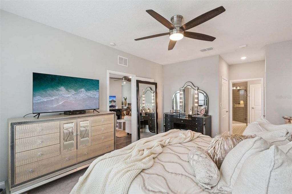 Image 22 of property listing at 7521 LAUREATE BOULEVARD 5306, Orlando, FL 32827