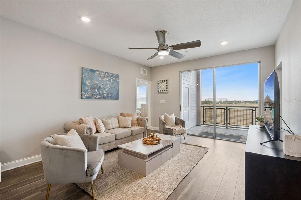 Image 7 of property listing at 7521 LAUREATE BOULEVARD 5306, Orlando, FL 32827