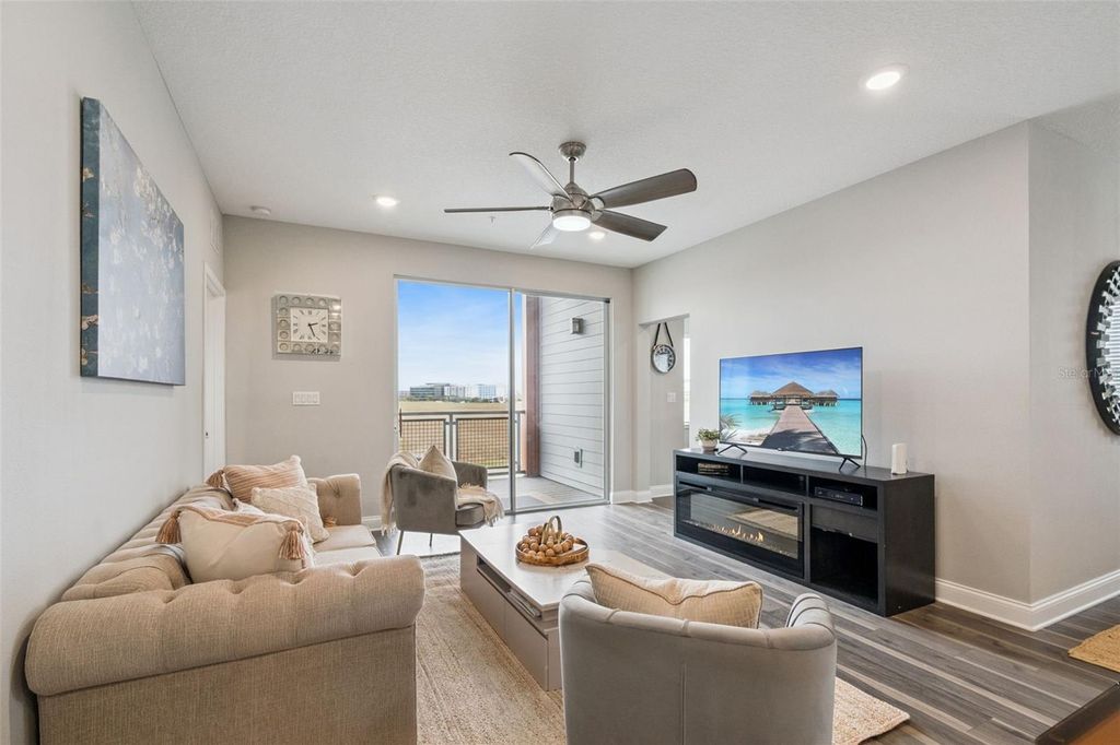 Image 8 of property listing at 7521 LAUREATE BOULEVARD 5306, Orlando, FL 32827