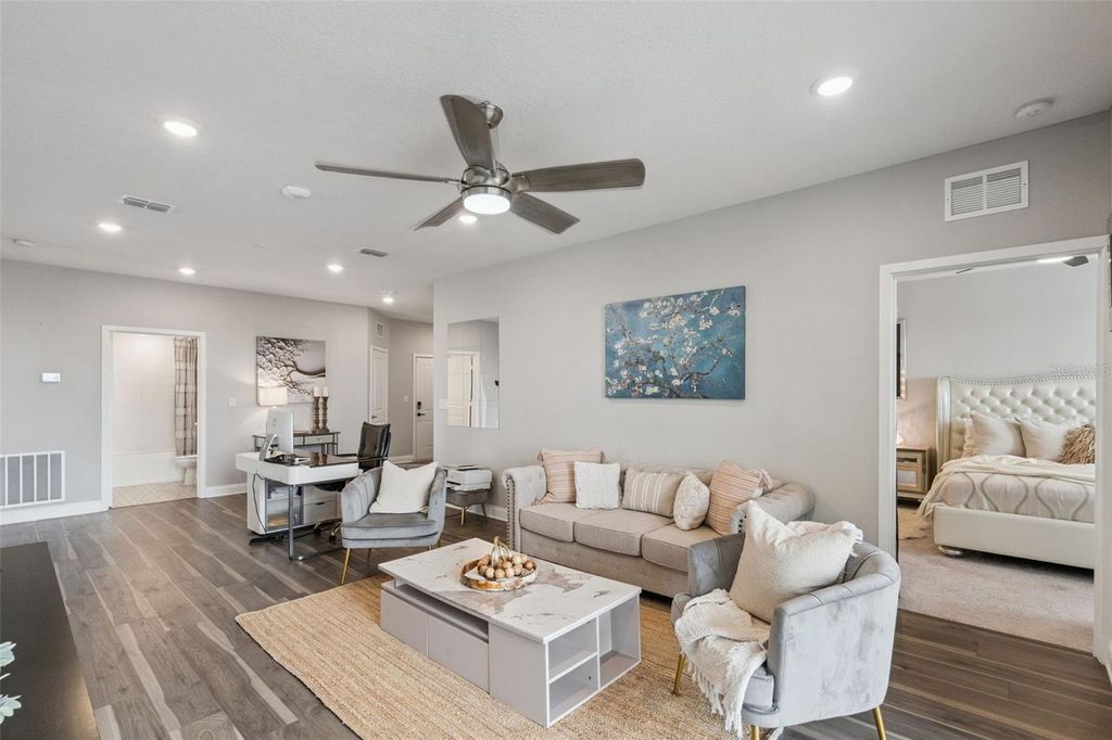 Image 10 of property listing at 7521 LAUREATE BOULEVARD 5306, Orlando, FL 32827