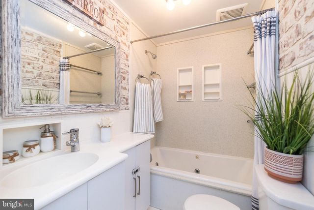 712 E HANCOCK ST, Lansdale, PA 19446