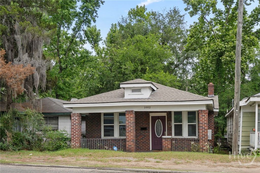 Image 2 of property listing at 1002 W 52nd Street, Savannah, GA 31405