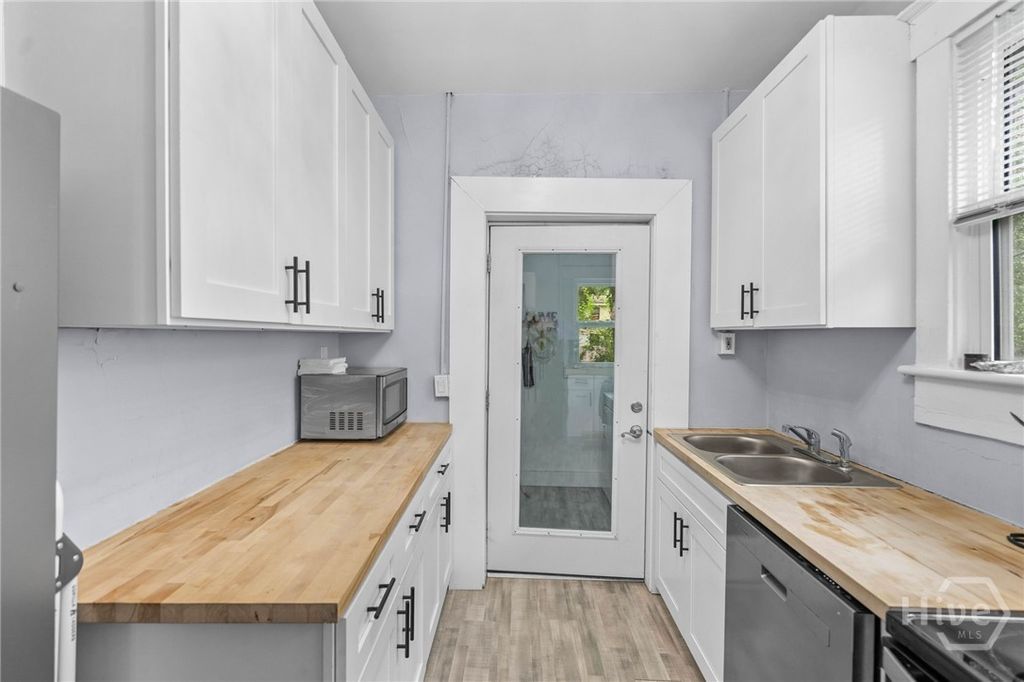 Image 26 of property listing at 1002 W 52nd Street, Savannah, GA 31405