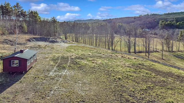 8 Grout Road, Hartland, VT 05048