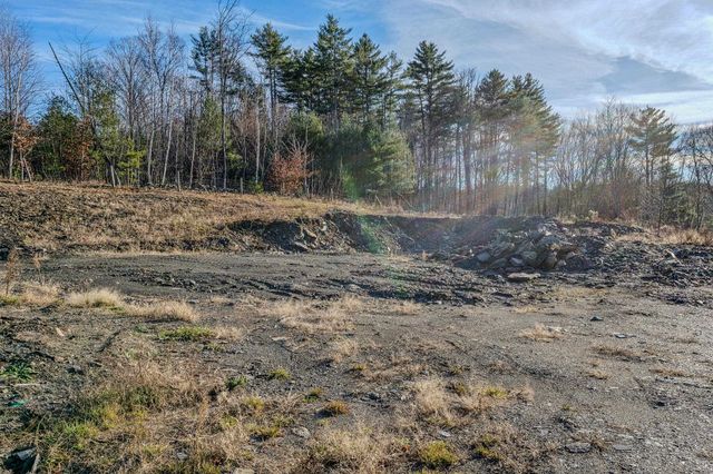 8 Grout Road, Hartland, VT 05048