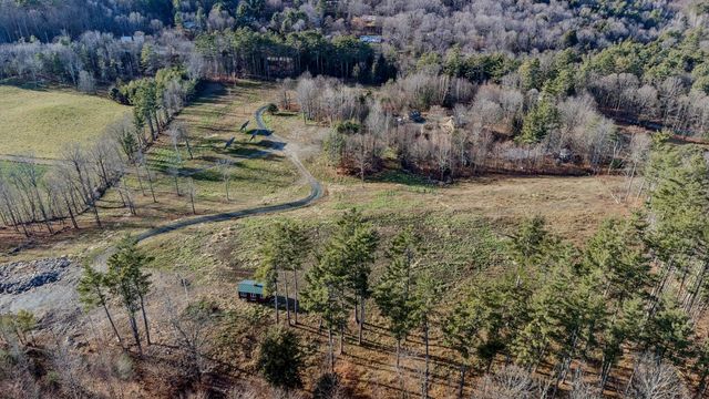 8 Grout Road, Hartland, VT 05048