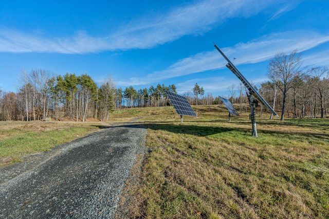 8 Grout Road, Hartland, VT 05048