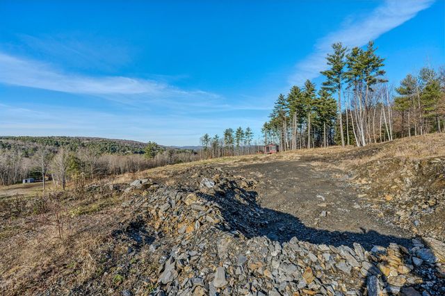 8 Grout Road, Hartland, VT 05048