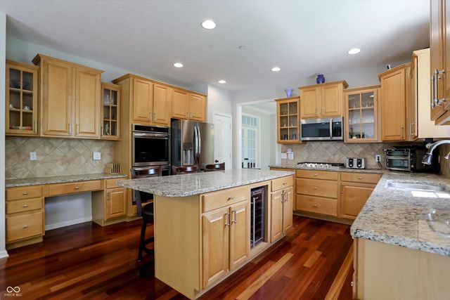 2978 Stone Creek Drive, Zionsville, IN 46077