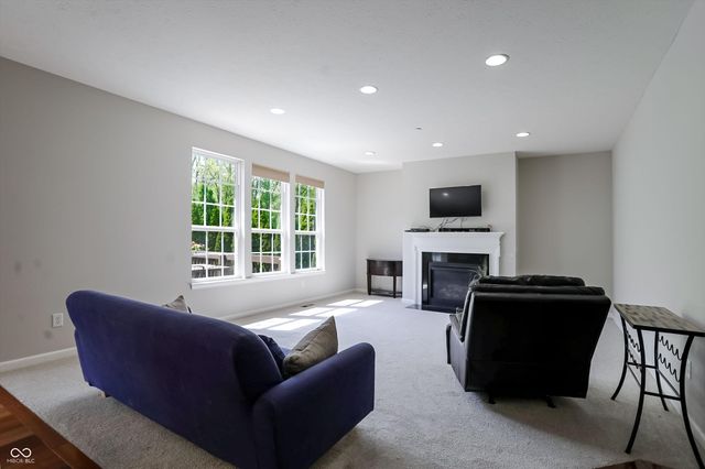 2978 Stone Creek Drive, Zionsville, IN 46077