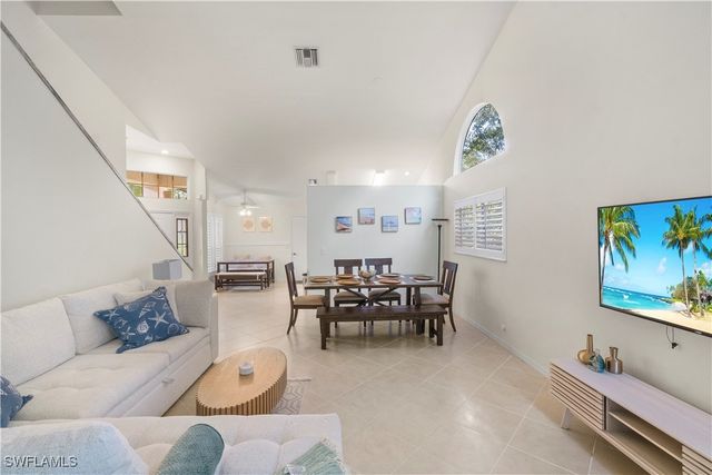 348 Carinosa CT 18-10, Naples, FL 34110