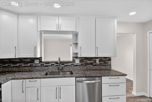 22546 Ira Boulevard, Warren, MI 48091