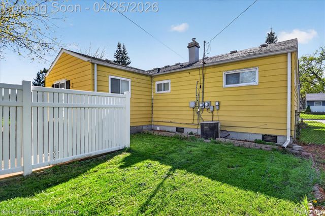 22546 Ira Boulevard, Warren, MI 48091