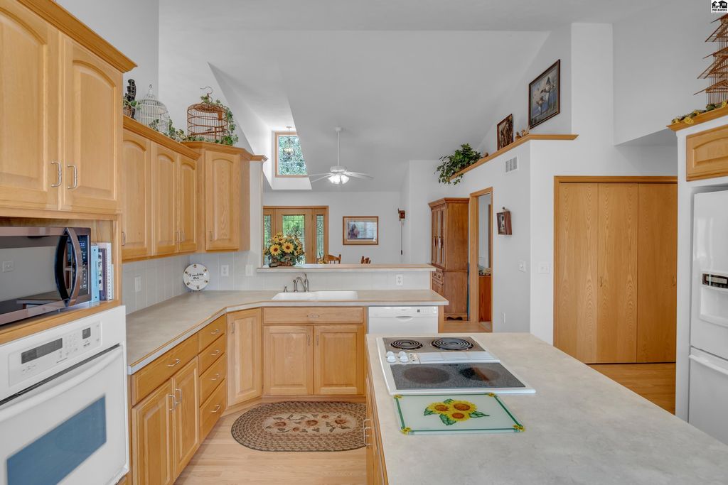 812 Arrowhead Road