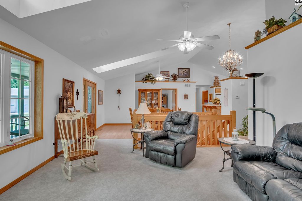 812 Arrowhead Road