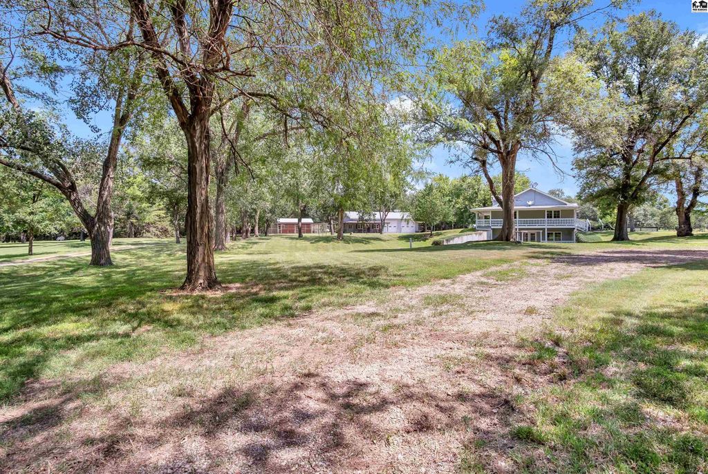 812 Arrowhead Road
