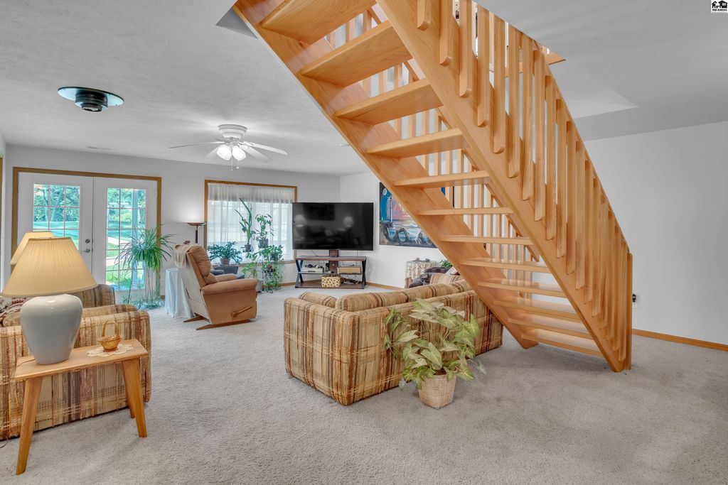 812 Arrowhead Road