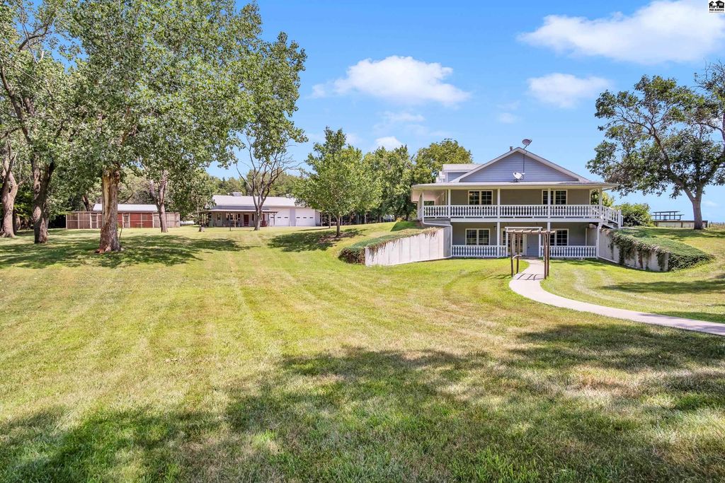 812 Arrowhead Road