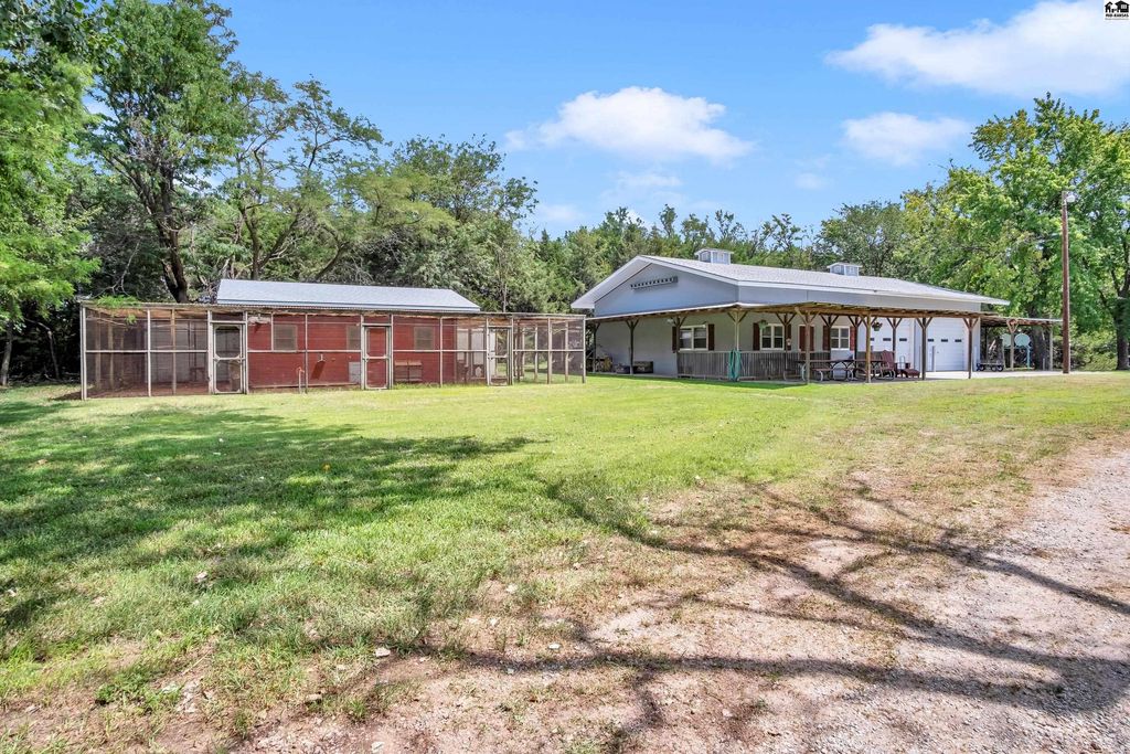 812 Arrowhead Road
