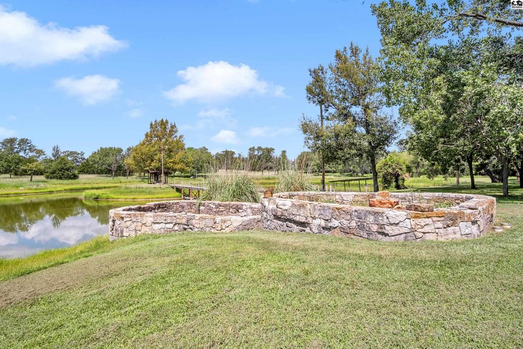 812 Arrowhead Road