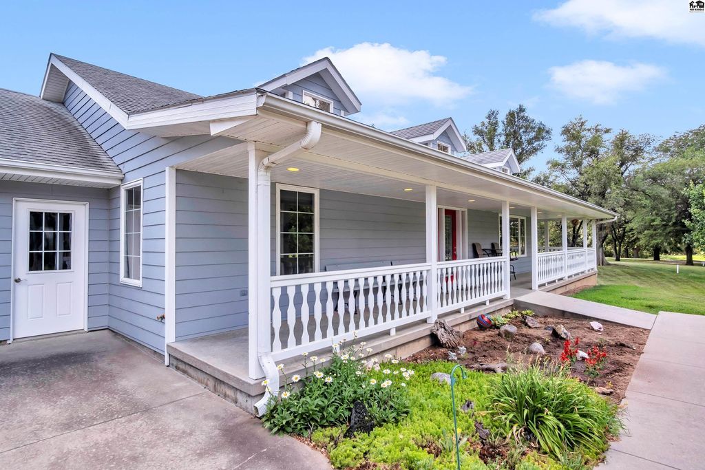 812 Arrowhead Road