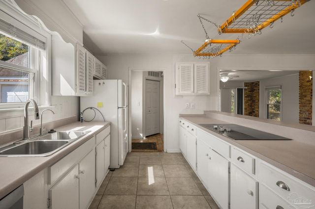 5415 Hibiscus Rd, Pensacola, FL 32504