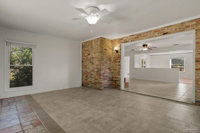 5415 Hibiscus Rd, Pensacola, FL 32504