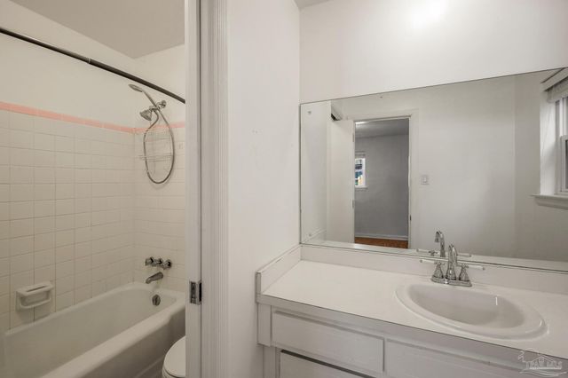 5415 Hibiscus Rd, Pensacola, FL 32504