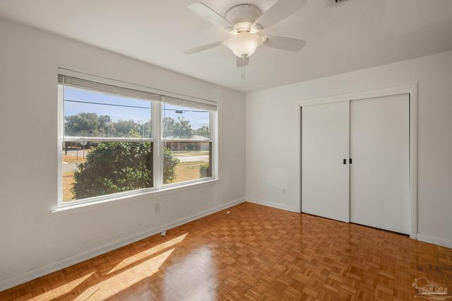 5415 Hibiscus Rd, Pensacola, FL 32504