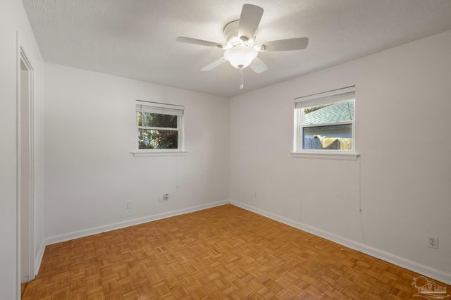 5415 Hibiscus Rd, Pensacola, FL 32504