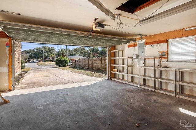 5415 Hibiscus Rd, Pensacola, FL 32504