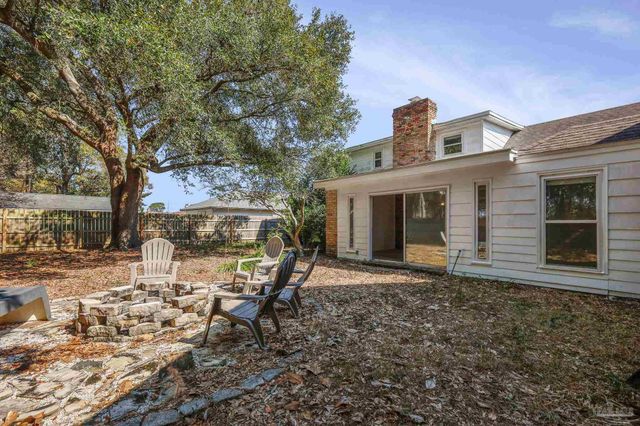 5415 Hibiscus Rd, Pensacola, FL 32504