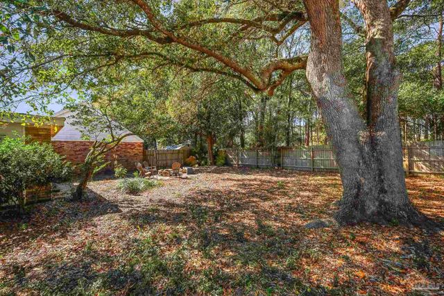 5415 Hibiscus Rd, Pensacola, FL 32504