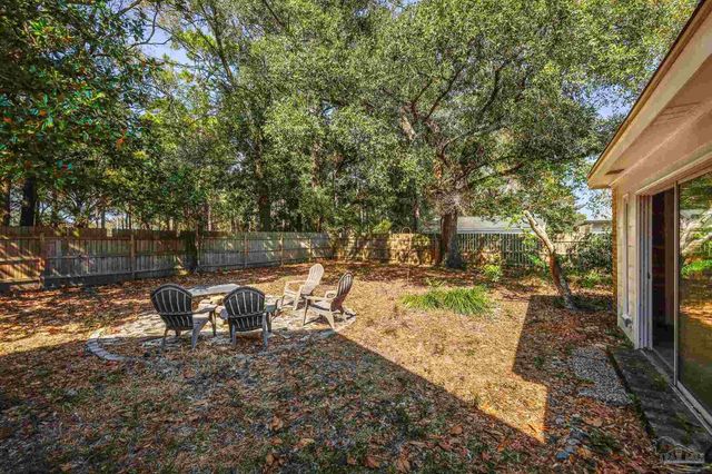 5415 Hibiscus Rd, Pensacola, FL 32504