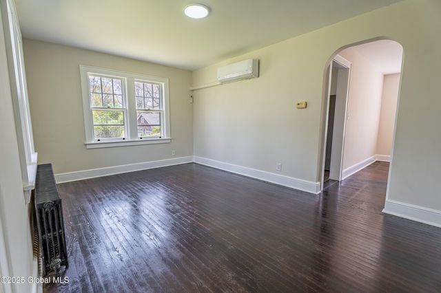 420 Whiteview Road, North Greenbush, NY 12198