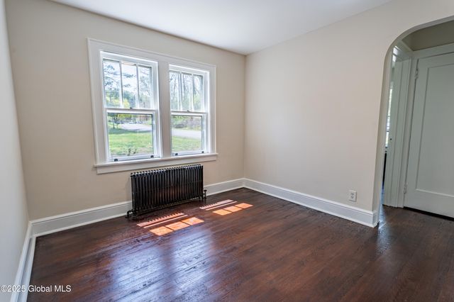 420 Whiteview Road, North Greenbush, NY 12198