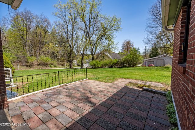 420 Whiteview Road, North Greenbush, NY 12198