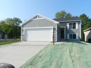 558 Swan River Drive, Benton Harbor, MI 49022
